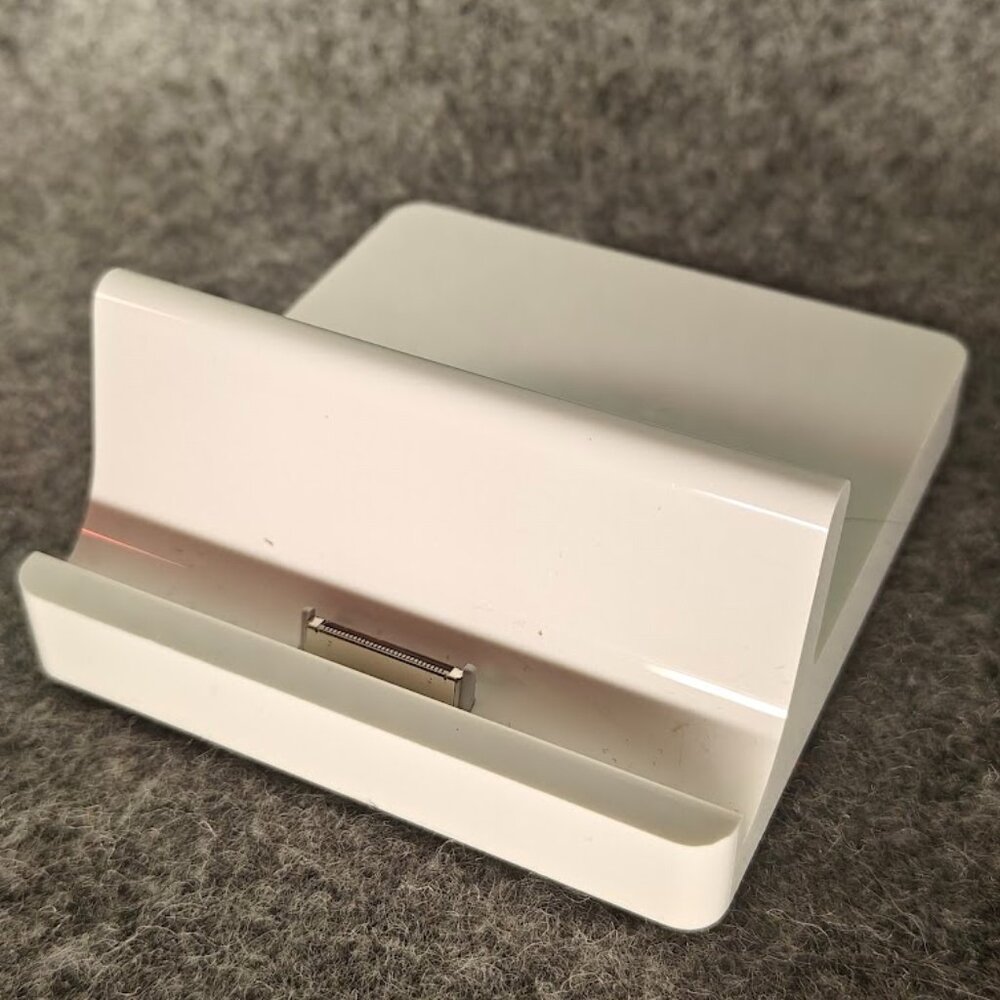 Apple iPad Docking Station 30‑Pin MC940ZM/A A1381 Preowned No Cable